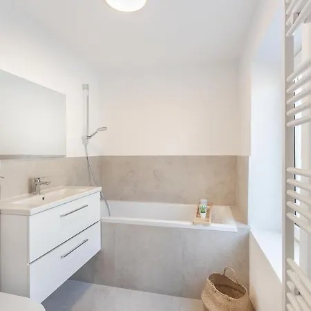 Terrace With 5 Rooms, Whirlpool And Bbq Apartament *