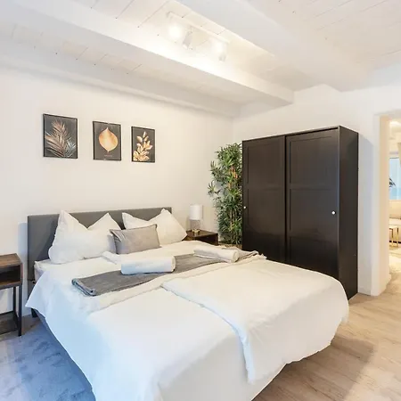 Terrace With 5 Rooms, Whirlpool And Bbq Augsburg